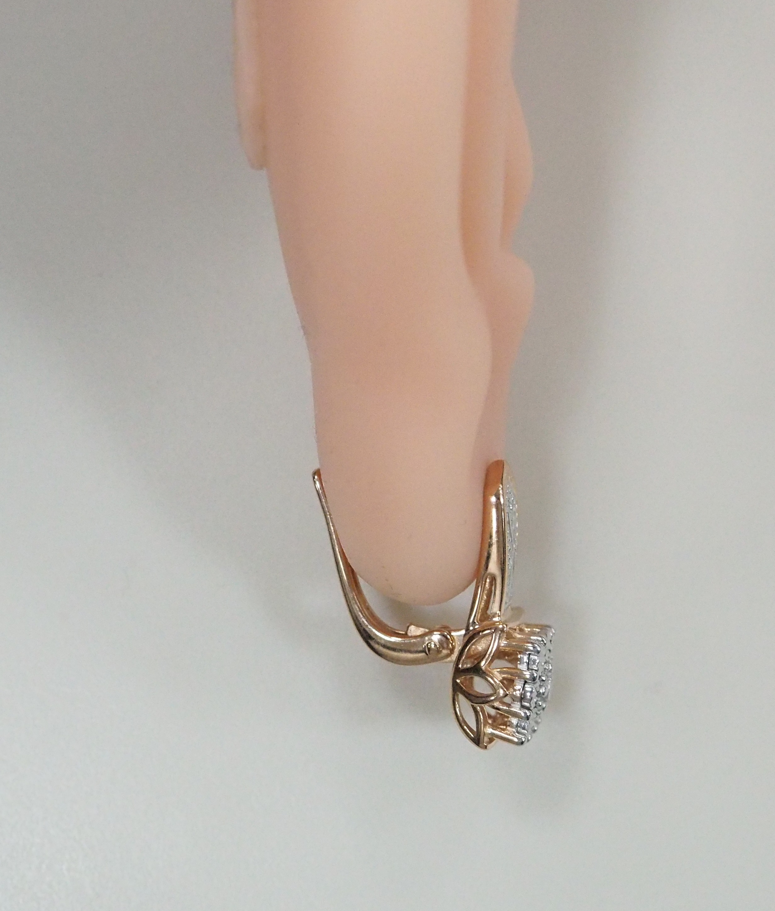 Серебряные серьги с бриллиантами